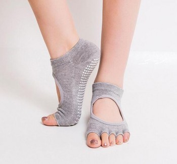 toe grip socks pilates